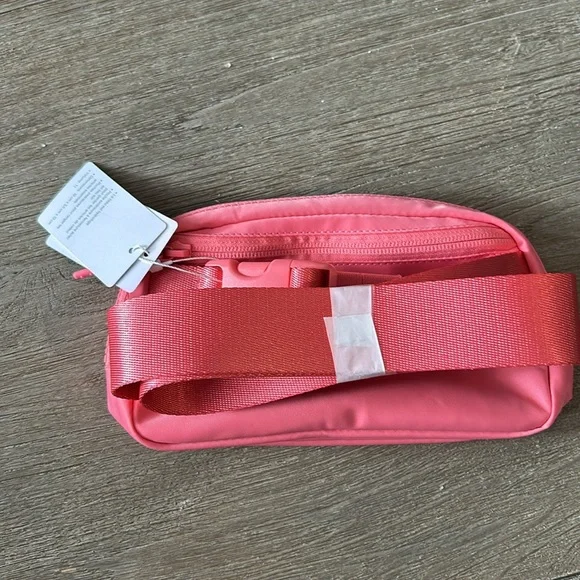 Brand New lululemon Belt Bag 1L - Pink - Picture 2 of 3